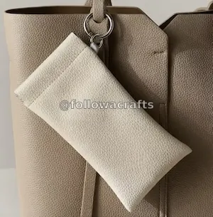 Minimal Leather Squeeze Pouch1